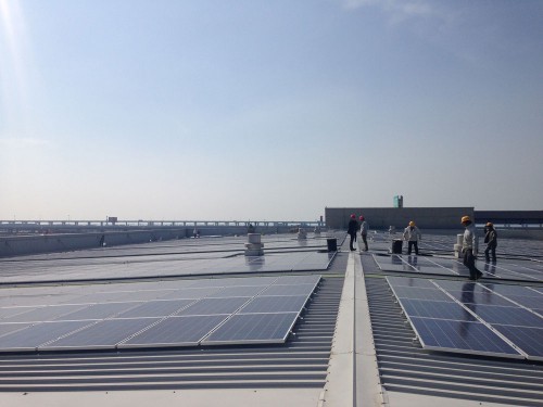 光伏產業下半年前景向好 8家公司共定增超227億元 光伏產業下半年前景向好 8家公司共定增超227億元