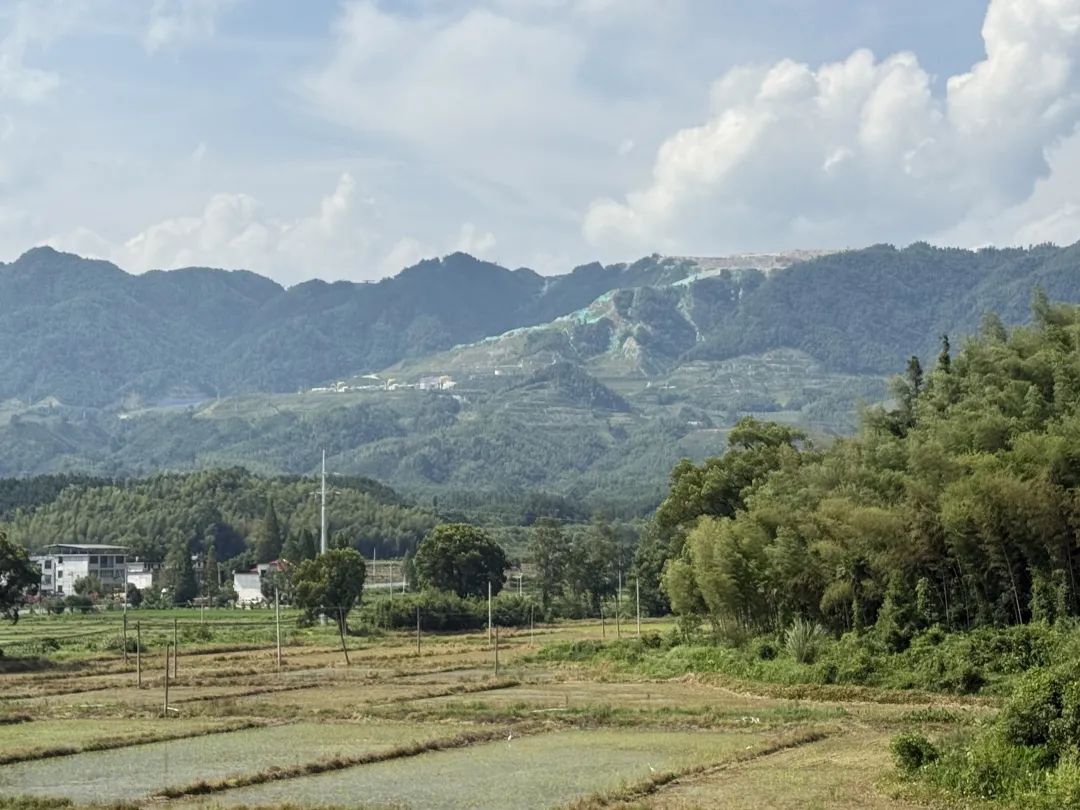 <b>r˴ĸVʕrͣaҹɽأ</b>